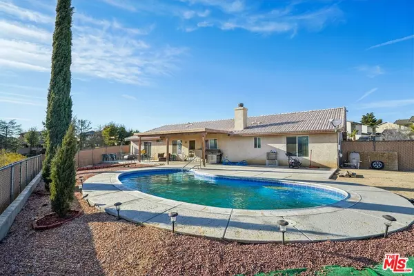 16185 Viho Rd, Apple Valley, CA 92307
