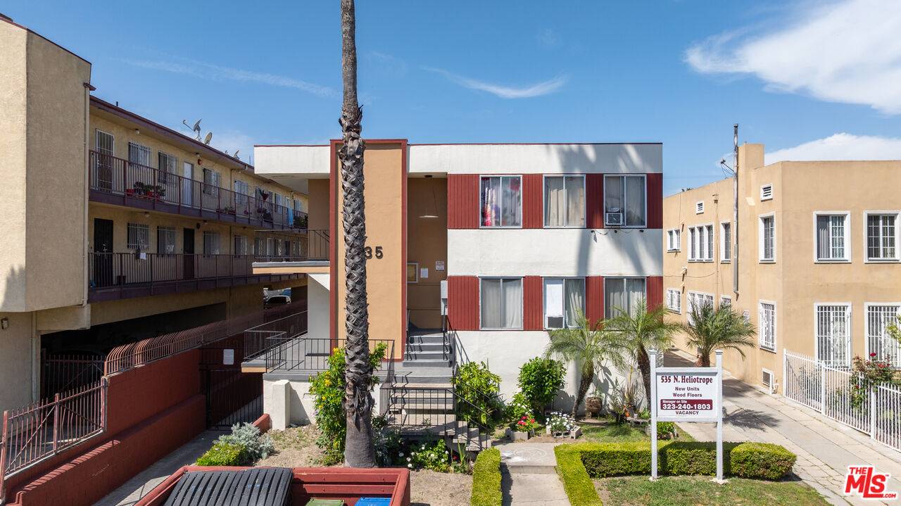 535 N Heliotrope Dr, Los Angeles, CA 90004