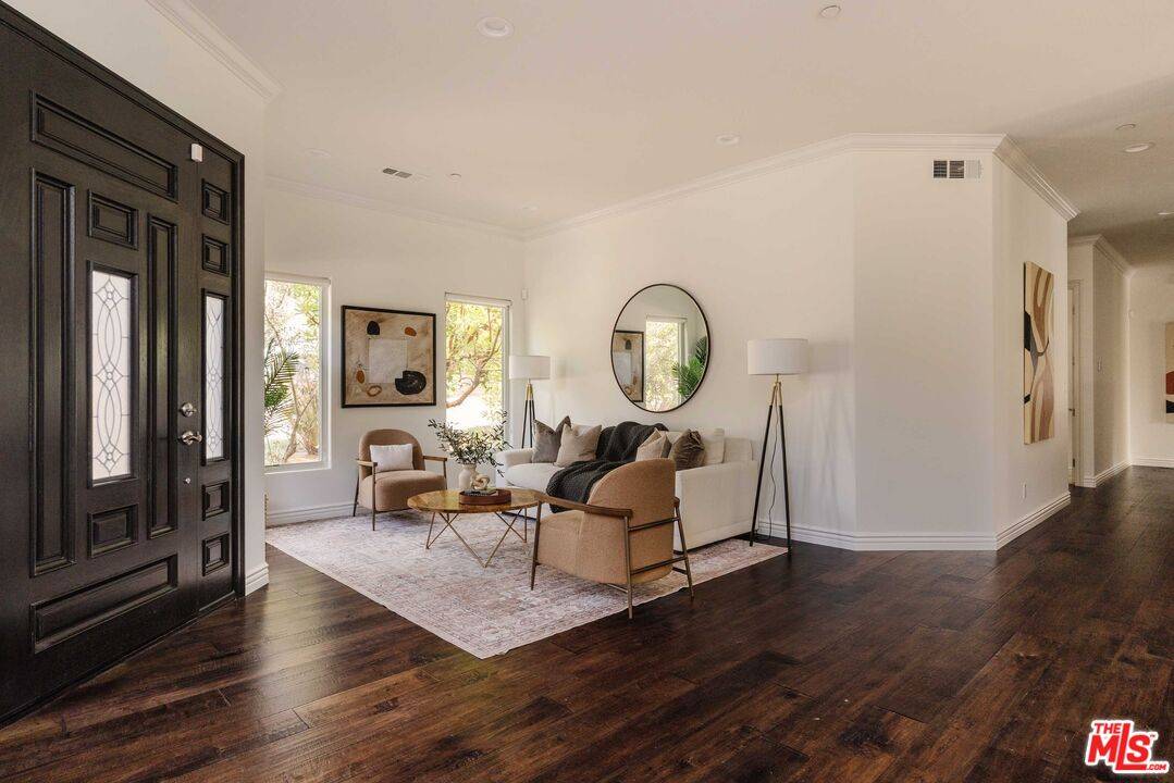 Santa Monica, CA 90405,1602 Sunset Ave