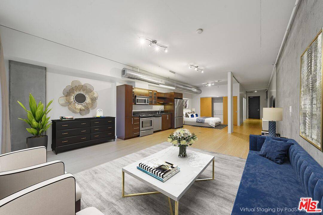 1111 S Grand Ave #1017, Los Angeles, CA 90015