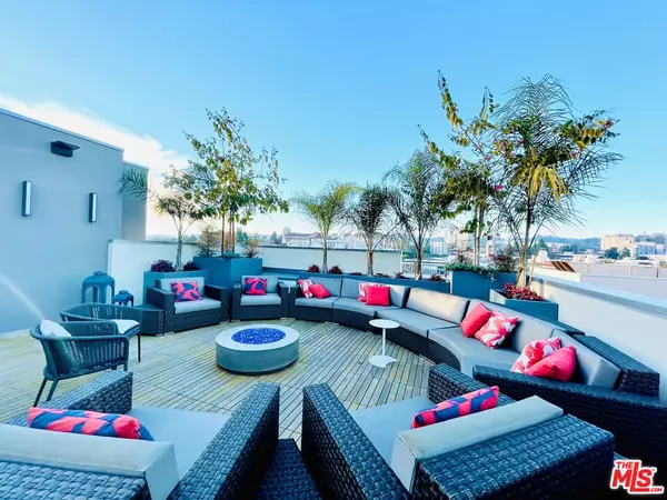 Westwood, CA 90024,1122 Gayley #302