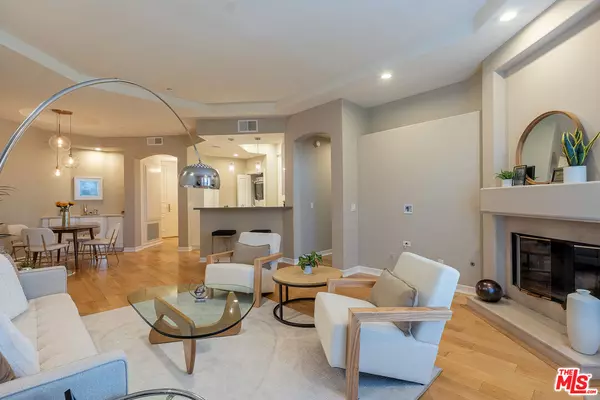 Los Angeles, CA 90049,11680 Montana Ave #107
