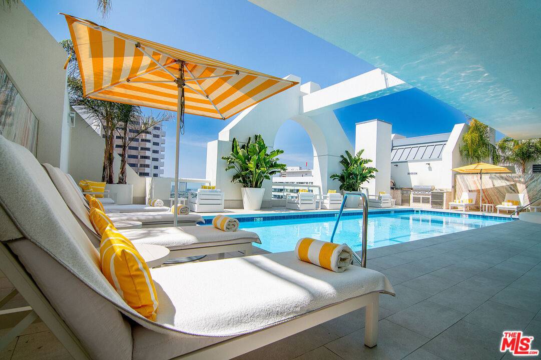 10520 Wilshire Blvd #407, Los Angeles, CA 90024