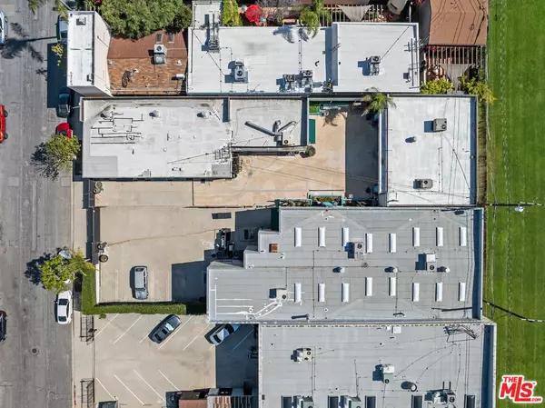 Burbank, CA 91506,611 S Glenwood Pl