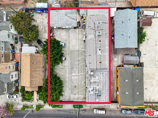 Los Angeles, CA 90003,6617 S San Pedro St