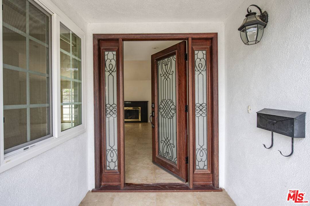 Woodland Hills, CA 91367,20546 Miranda Pl