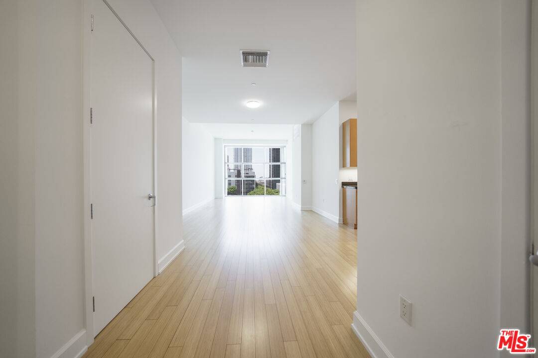 3223 W 6th St #605, Los Angeles, CA 90020