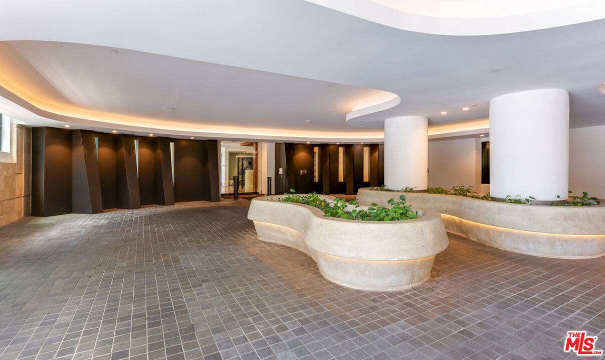 Los Angeles, CA 90024,10777 Wilshire Blvd #402