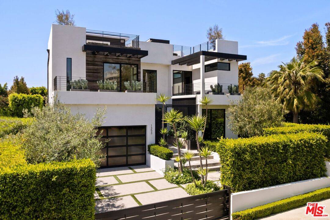 1353 Woodruff Ave, Los Angeles, CA 90024