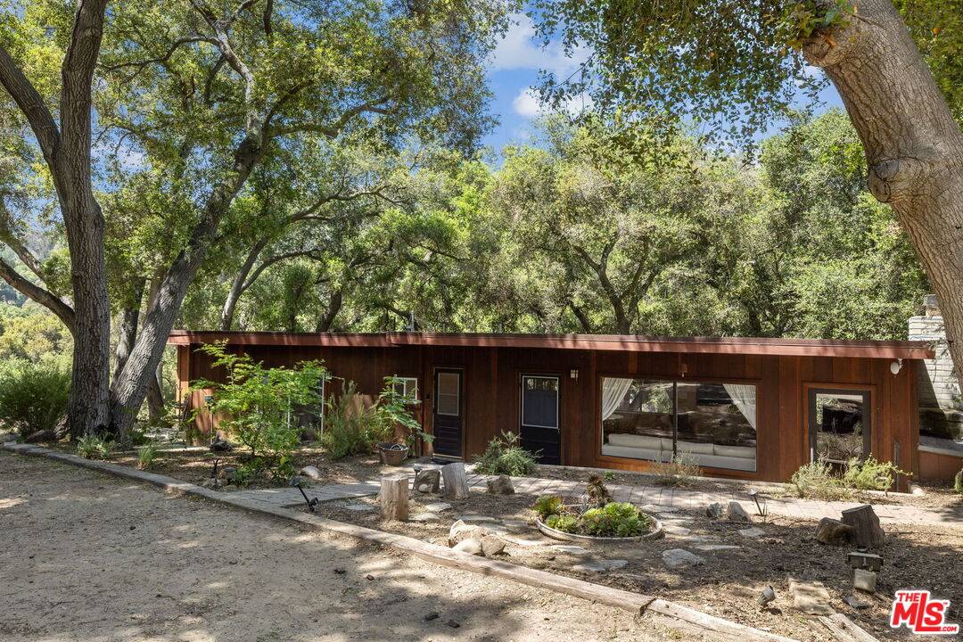 Topanga, CA 90290,1256 N Topanga Canyon Blvd