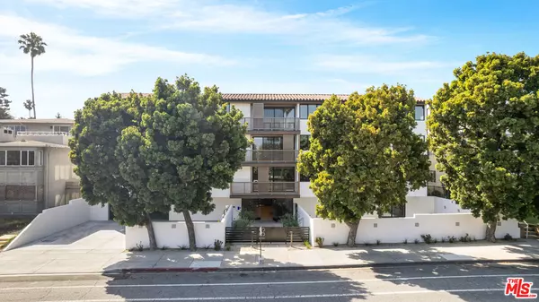 153 San Vicente Blvd #2B, Santa Monica, CA 90402