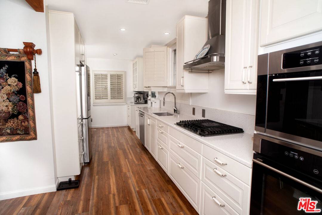 Tujunga, CA 91042,10013 Cabanas Ave