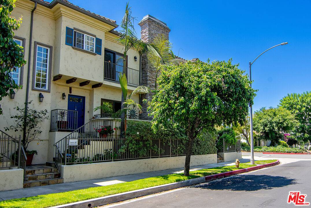 11622 Valley Spring Ln #2,  Studio City,  CA 91604