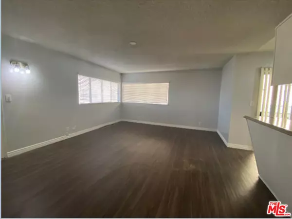 Hawthorne, CA 90250,4379 W 141st St