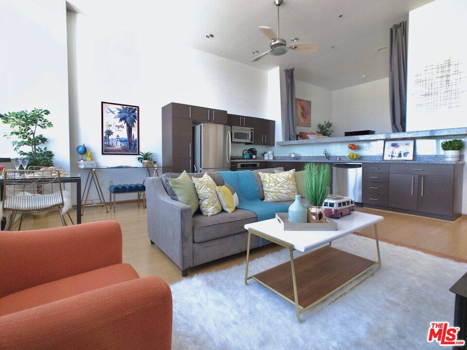 1100 Wilshire Blvd #1804, Los Angeles, CA 90017