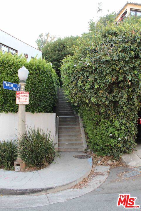 Los Angeles, CA 90068,0 Broadview Terrace
