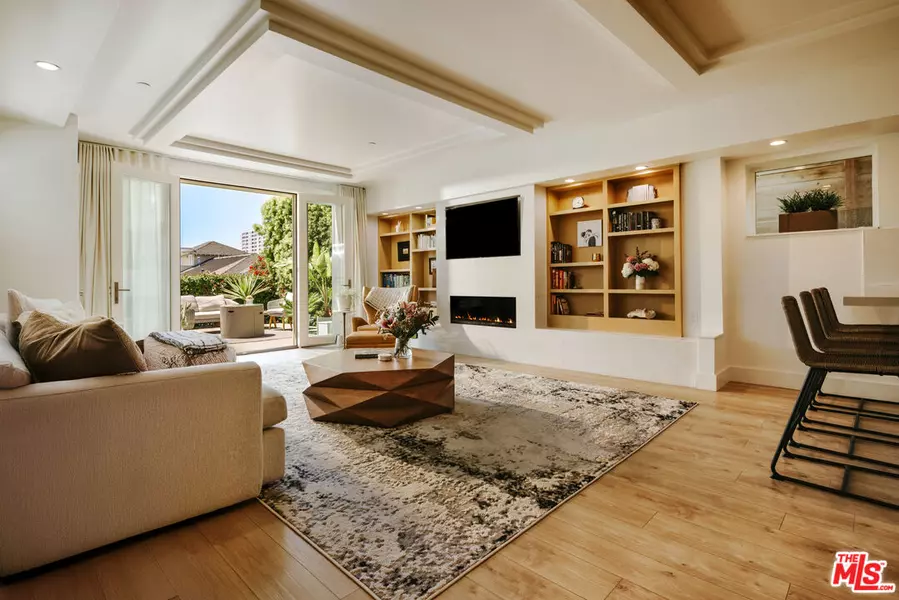 2817 3rd St #4, Santa Monica, CA 90405