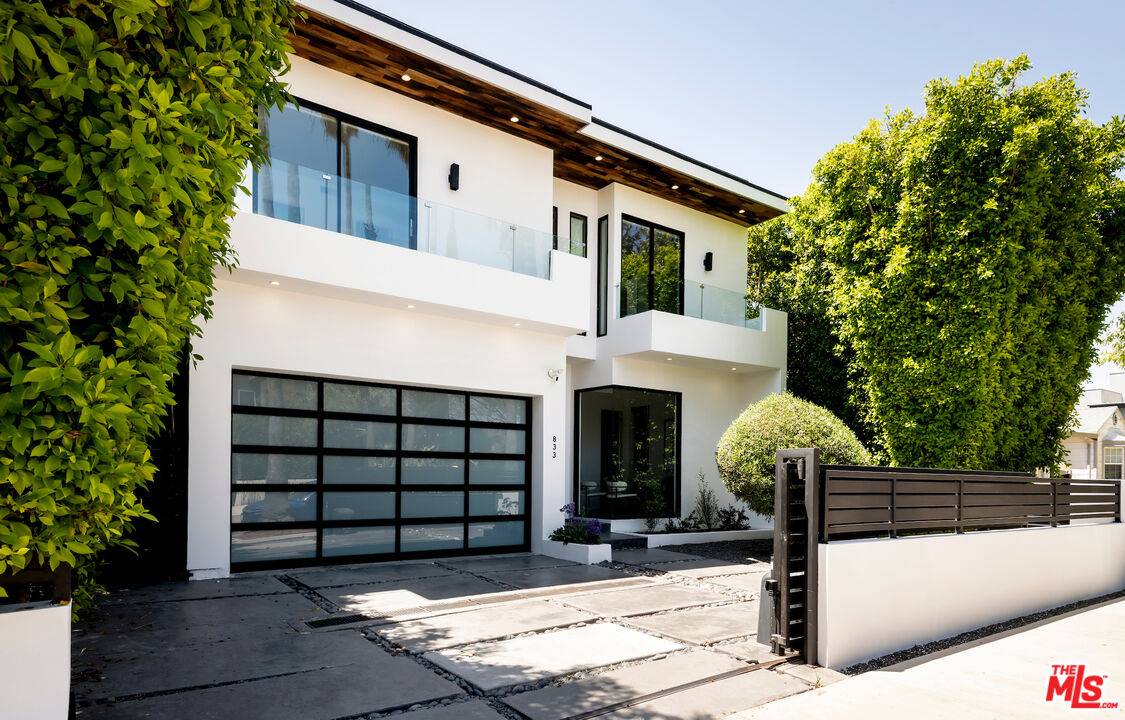 833 N Cherokee Ave, Los Angeles, CA 90038