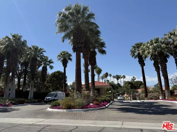 675 N Los Felices Cir #215, Palm Springs, CA 92262