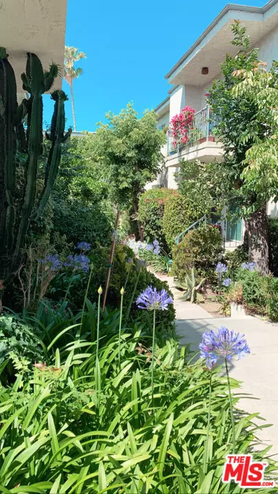 Los Angeles, CA 90034,11081 ROSE AVE #10