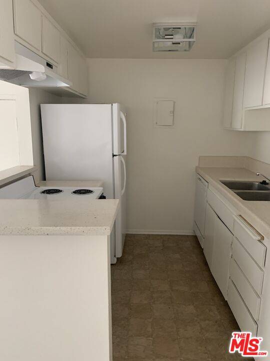 Los Angeles, CA 90025,1820 S Bentley Ave #103
