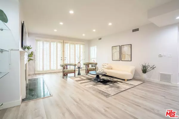 Los Angeles, CA 90010,4595 Wilshire Blvd #106