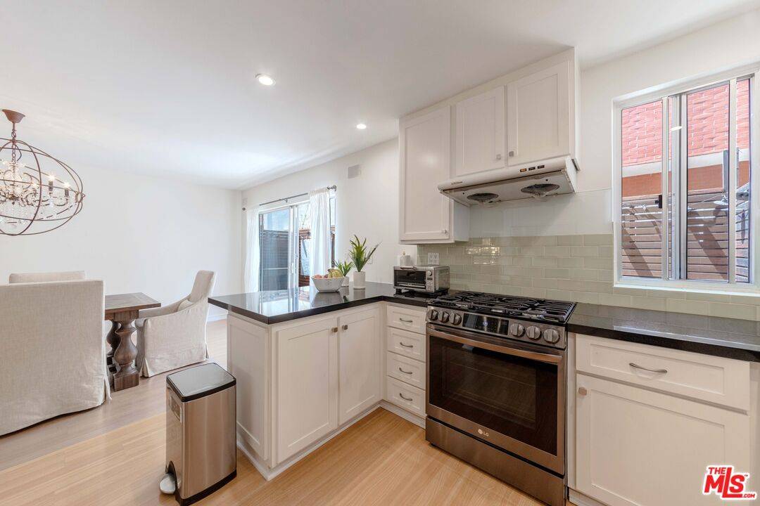 Santa Monica, CA 90403,933 17th St #5