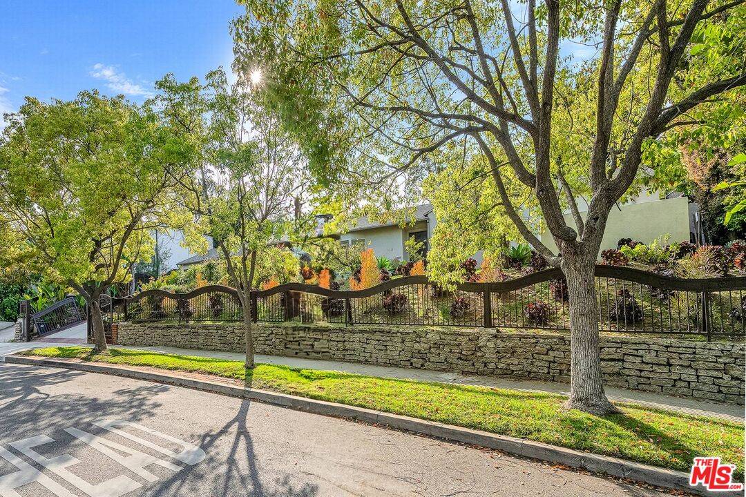 10321 Rochester Ave, Los Angeles, CA 90024
