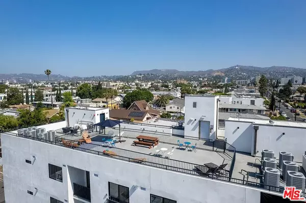 Los Angeles, CA 90029,1111 N Kenmore Ave #103
