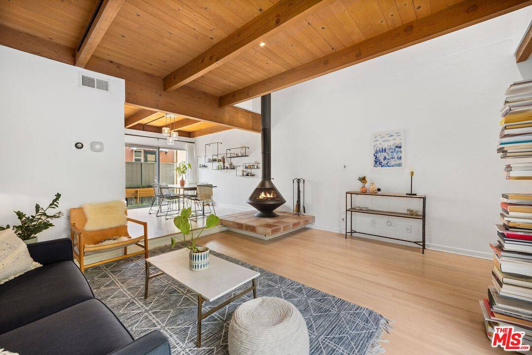 Santa Monica, CA 90404,1552 Harvard St #3
