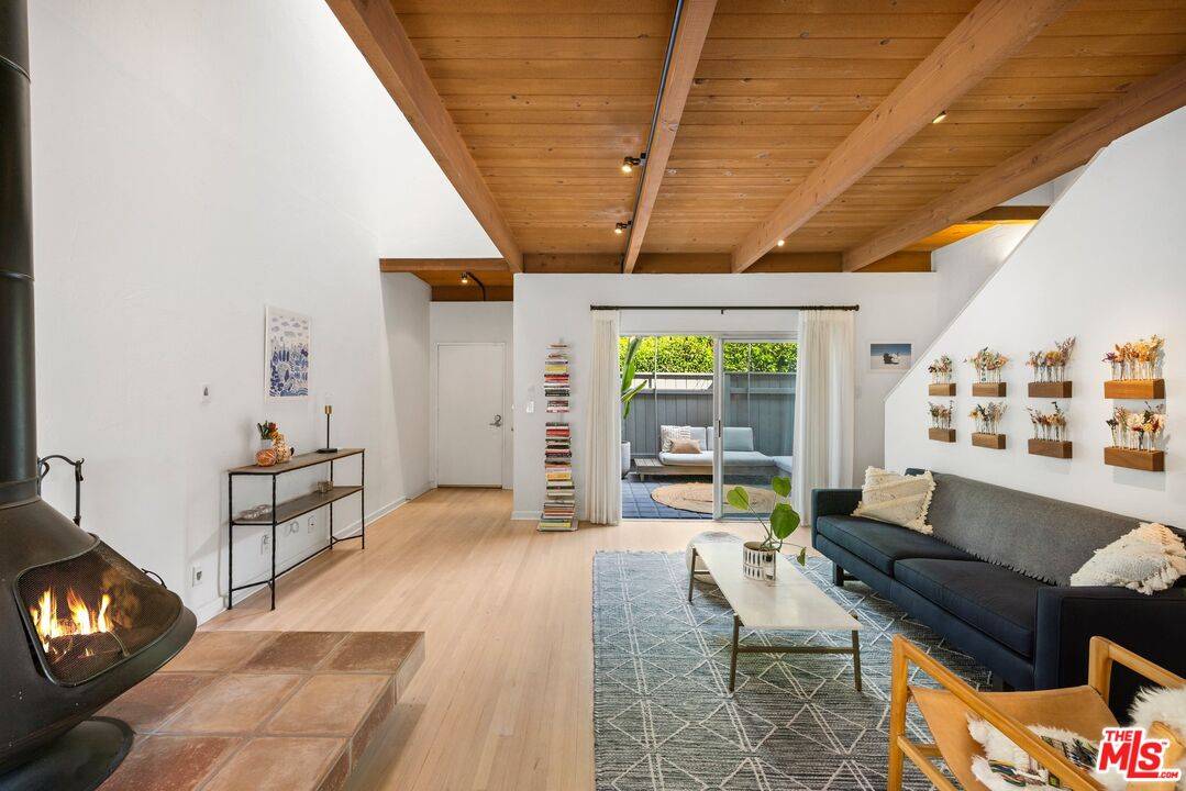 Santa Monica, CA 90404,1552 Harvard St #3