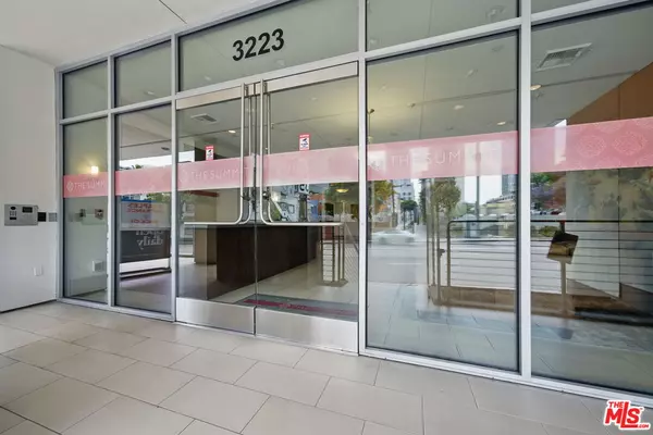 Los Angeles, CA 90020,3223 W 6th St #406