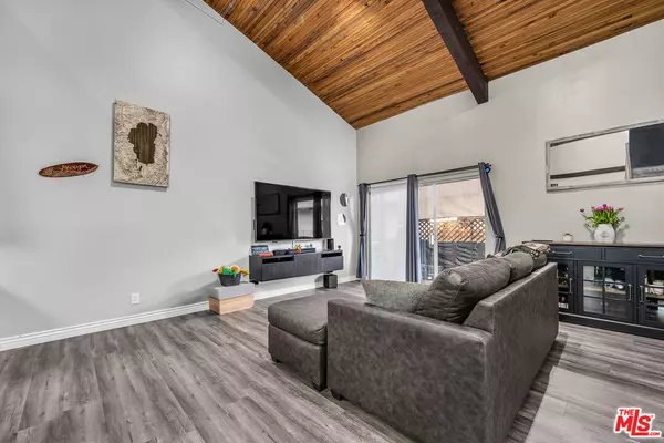 5460 White Oak Ave #D309, Encino, CA 91316