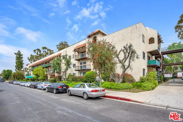 Encino, CA 91316,5460 White Oak Ave #D309