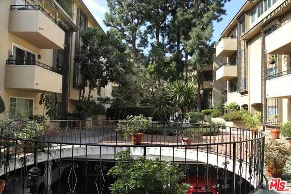 Los Angeles, CA 90068,6724 Hillpark Dr #201