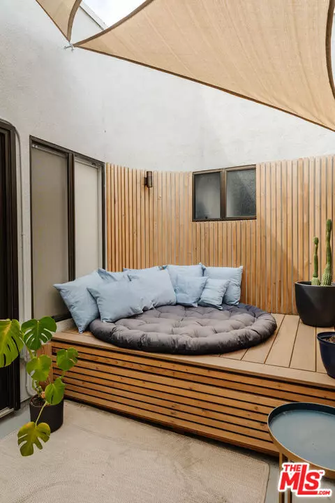 Los Angeles, CA 90049,11752 Bellagio Rd #1