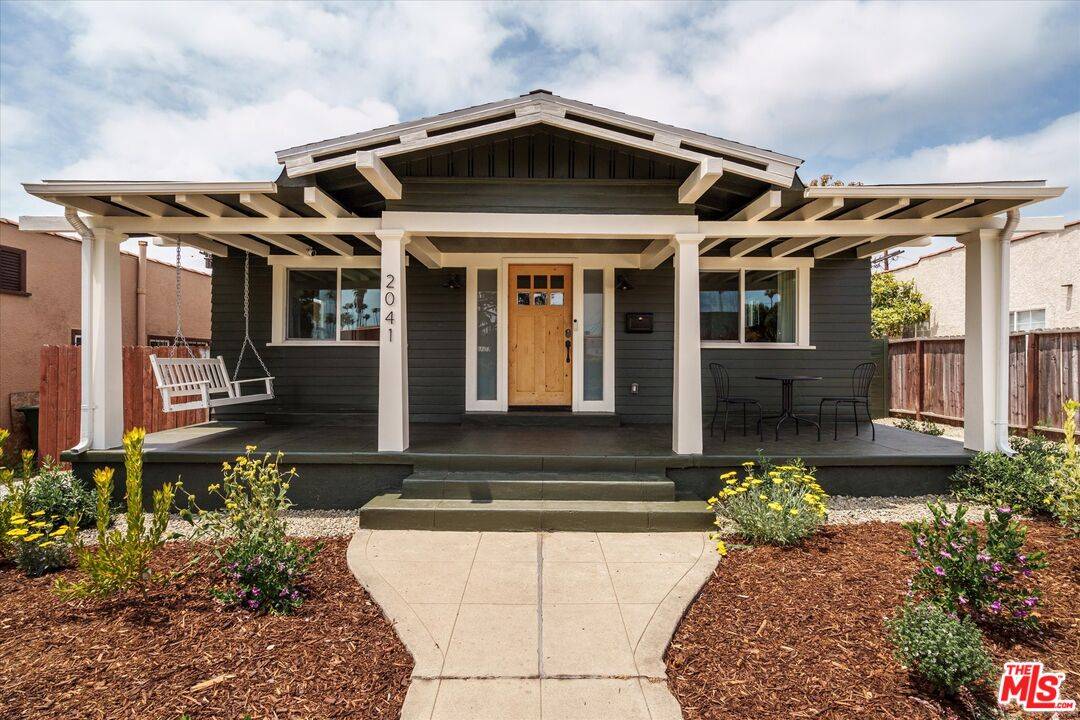 2041 S Palm Grove Ave, Los Angeles, CA 90016