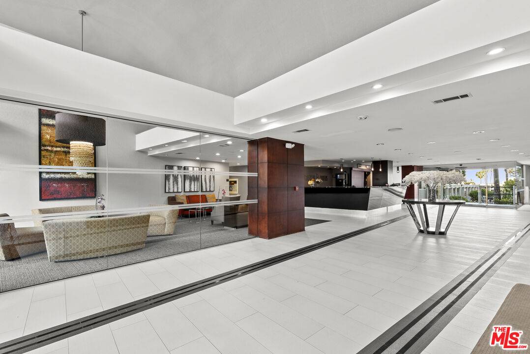 Los Angeles, CA 90046,7250 Franklin Ave #616