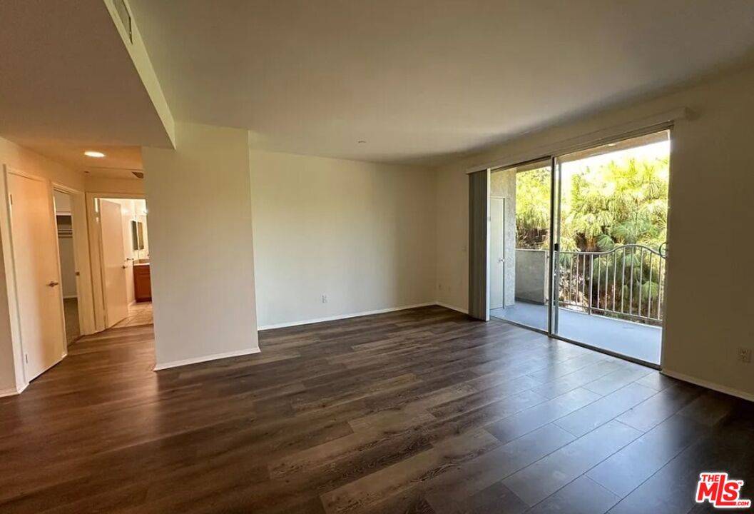 Canoga Park, CA 91303,7551 Jordan Ave #306