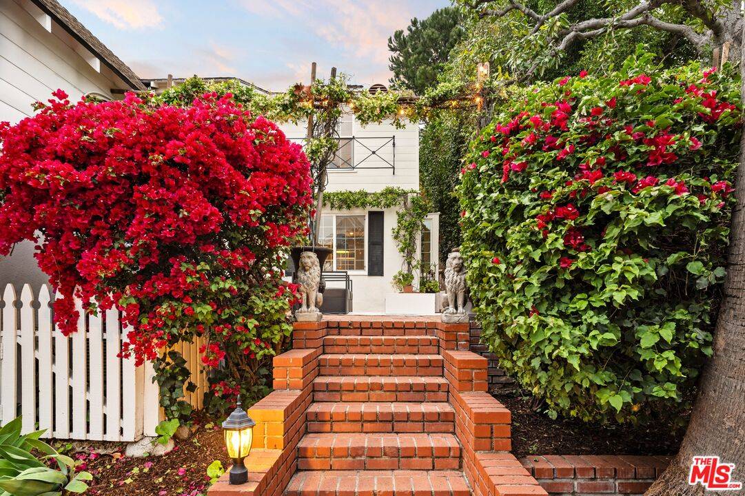 Los Angeles, CA 90068,6475 San Marco Cir
