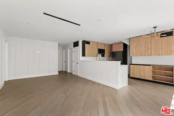 1450 S Crescent Heights Blvd, Los Angeles, CA 90035