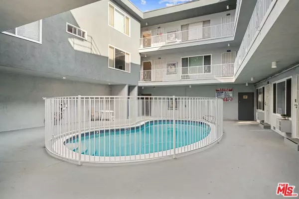 Los Angeles, CA 90035,1420 S Bedford St #206