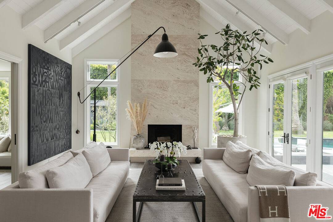 Malibu, CA 90265,23122 Mariposa De Oro St