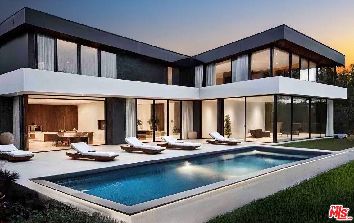 Beverly Hills, CA 90210,9924 Beverly Grove Dr