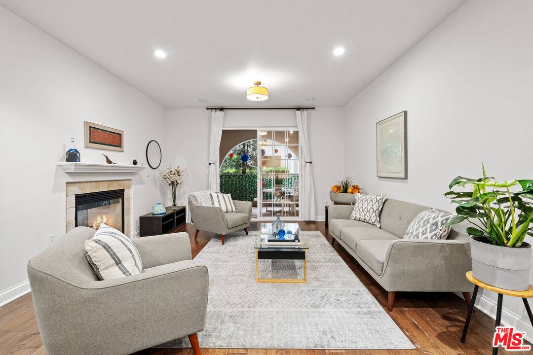 Playa Vista, CA 90094,12975 Agustin Pl #140
