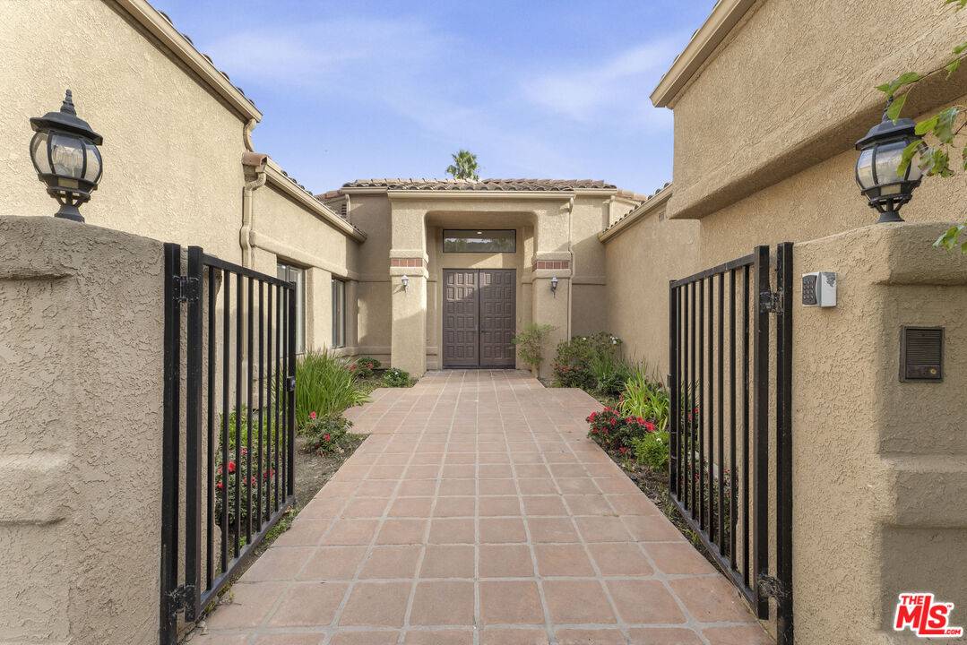 Malibu, CA 90265,3516 Malibu Country Dr