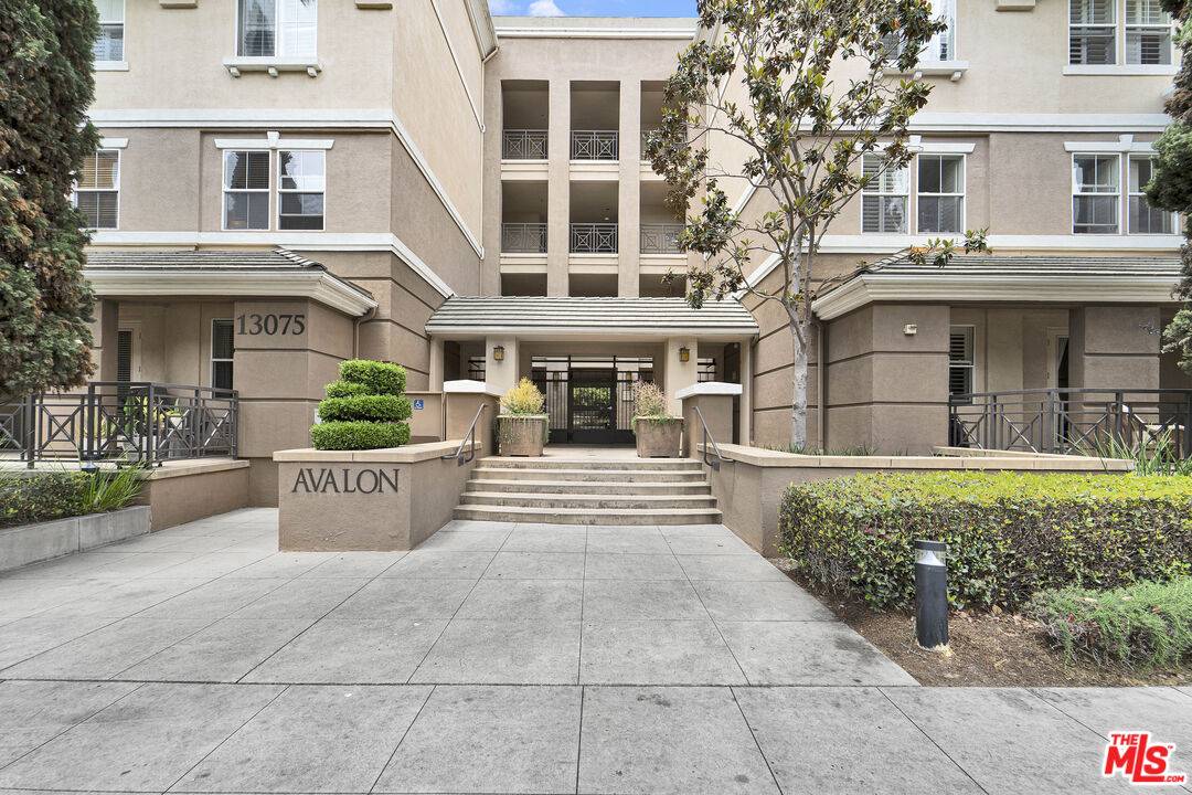 Playa Vista, CA 90094,13075 Pacific Prome #219