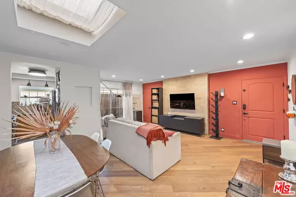 Santa Monica, CA 90405,1144 10th #8
