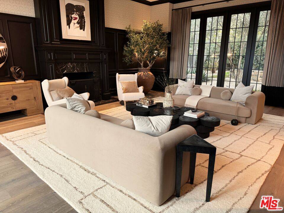 Pacific Palisades, CA 90272,888 Toulon Dr