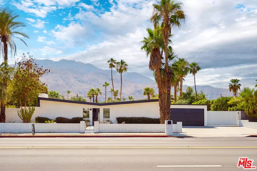 547 N Farrell Dr, Palm Springs, CA 92262